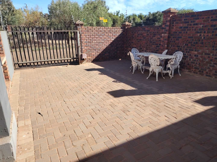 To Let 1 Bedroom Property for Rent in Klipheuwel Western Cape